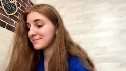Lola online show from June 26, 9:59 am
