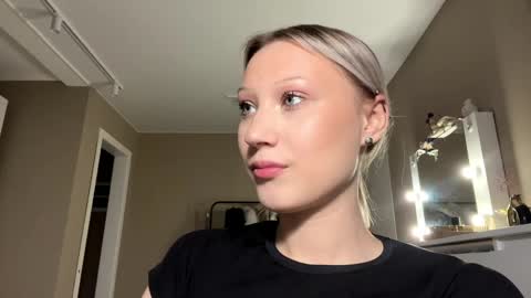 Annie online show from April 4, 1:07 pm