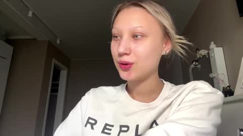 Annie online show from April 2, 3:14 am