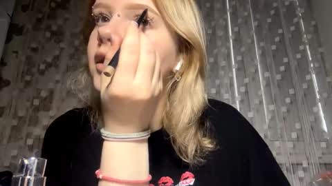 Aurora online show from February 3, 9:24 am