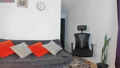 Snapshot of joelandalexa chatting on February 18, 8:25 pm joelandalexa online show from February 18, 8:25 pm