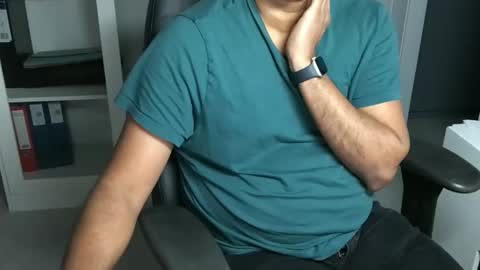 joeshades21 online show from November 3, 7:26 pm