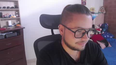 JOHAN independient model online show from June 1, 3:57 pm