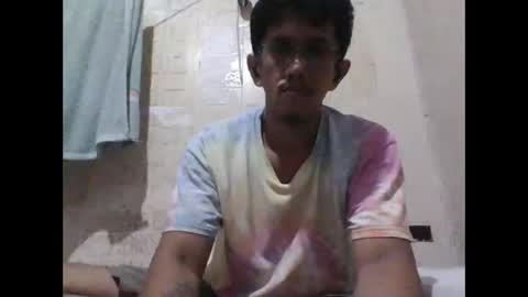john19881995 online show from June 3, 7:08 pm