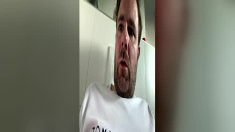 john281985 online show from July 1, 7:33 pm