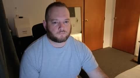 john_bear1 online show from April 19, 7:31 am