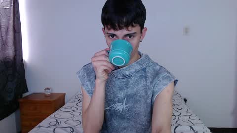 John Vichenso online show from April 6, 9:49 pm