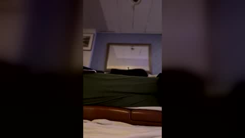 bisexual King  online show from July 21, 2:35 am