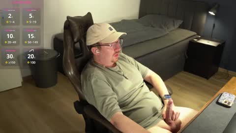 Snapshot of johndor22 chatting on February 25, 7:38 pm Jones online show from February 25, 7:38 pm