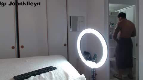 john online show from March 25, 5:52 pm