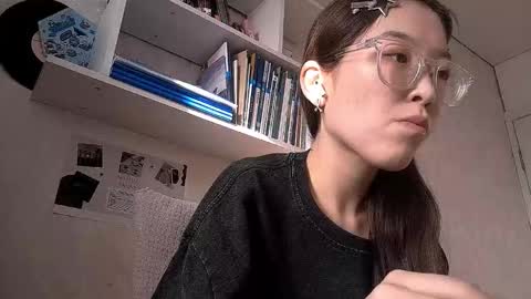 Molly online show from November 29, 8:44 am