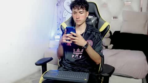 johnny_cagee online show from January 7, 4:06 am