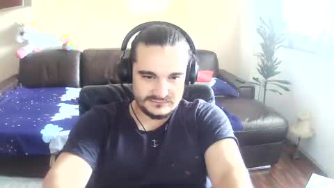 johnnybravovici online show from July 16, 7:00 am