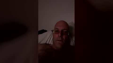 johnnyp611091 online show from December 3, 9:43 am