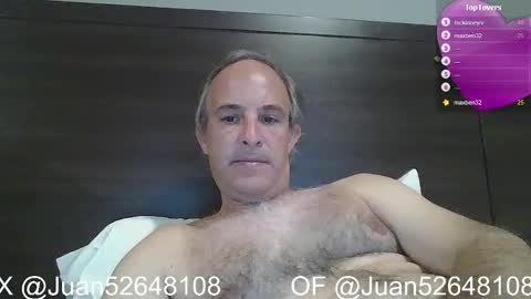 Snapshot of johnq_23 chatting on October 21, 11:41 pm John online show from October 21, 11:41 pm