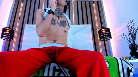 johnsonisaac94  online show from March 6, 4:08 am