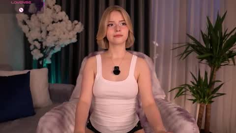 Snapshot of joice_queen chatting on September 19, 2:48 am Paula online show from September 19, 2:48 am