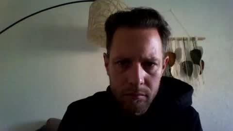 jojo19844 online show from May 4, 5:03 am