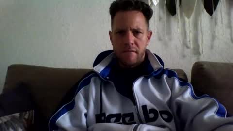 jojo19844 online show from April 3, 9:38 am