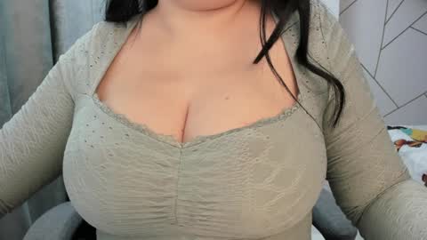 Jolene online show from December 18, 10:51 am