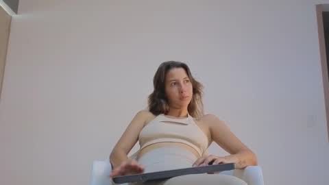 jolie_lov online show from September 16, 3:04 pm