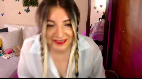 Jolie Mature online show from April 23, 7:59 pm