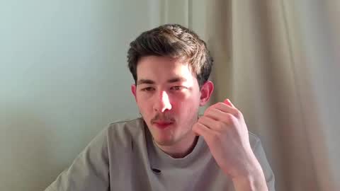 jonhy_merlin online show from May 12, 4:05 pm