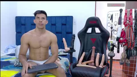 jose_rumbero91 online show from April 18, 7:58 pm