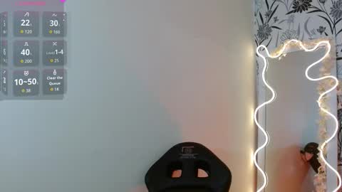 Joselyn  online show from November 26, 11:40 am