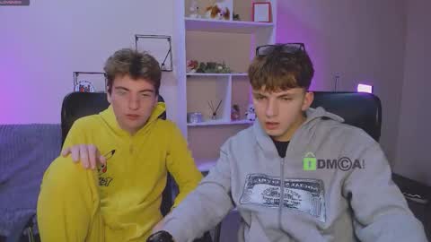 joseph_bear_ online show from October 11, 7:06 pm