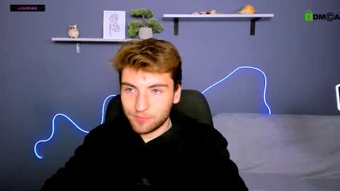 joseph_bear_ online show from October 1, 7:13 pm