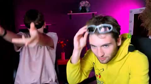 joseph_bear_ online show from October 5, 7:10 pm