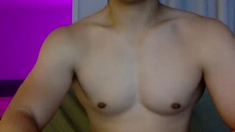 Snapshot of joshasian0713 chatting on October 22, 11:12 am joshasian0713 online show from October 22, 11:12 am
