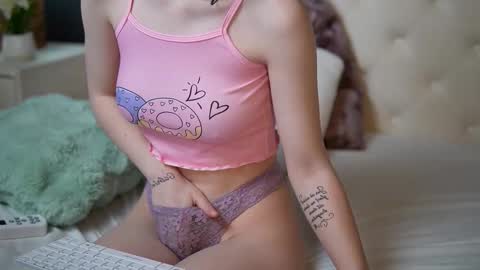  Josie  online show from January 7, 6:46 pm