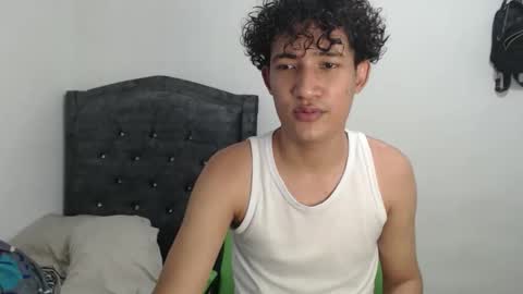 JOSUE online show from April 2, 6:26 pm