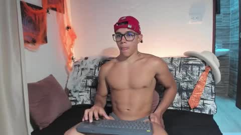 Im Jouliano online show from October 28, 10:00 pm