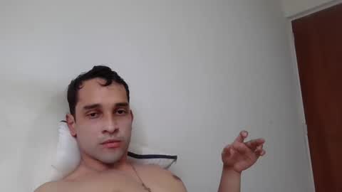 Snapshot of jovenvergonguapo09 chatting on February 15, 9:15 pm Van Helsing online show from February 15, 9:15 pm