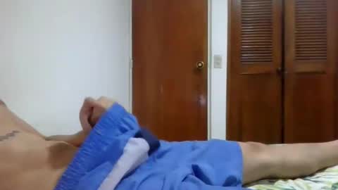 Snapshot of jovenvergonguapo09 chatting on February 10, 5:58 am Van Helsing online show from February 10, 5:58 am