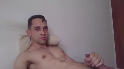 Snapshot of jovenvergonguapo09 chatting on September 14, 7:04 pm Van Helsing online show from September 14, 7:04 pm