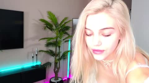 joybunny online show from February 5, 9:15 am