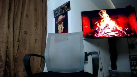 INDEPENDENT MODEL online show from March 28, 12:56 am