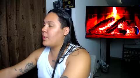 INDEPENDENT MODEL online show from March 29, 2:02 am