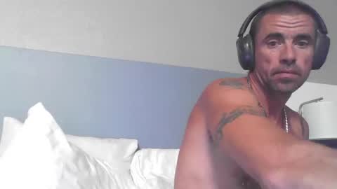 jrizzle1111 online show from April 29, 12:15 am