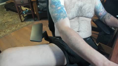 Snapshot of jsimon04 chatting on December 29, 3:57 pm jsimon04 online show from December 29, 3:57 pm