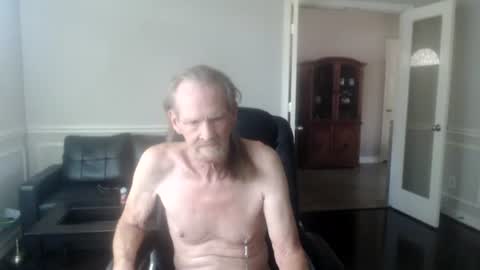 jtull52 online show from July 27, 8:39 pm