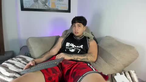 juan_alvarez18 online show from September 19, 4:16 am