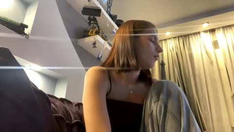 Lola online show from October 28, 4:19 pm