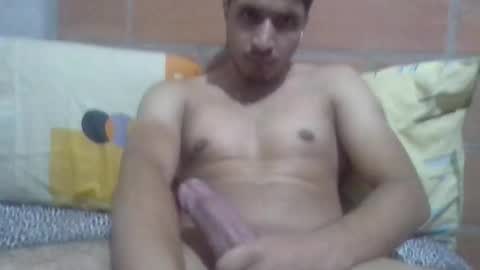 Snapshot of juanc23_371 chatting on October 25, 12:00 am juanc23_371 online show from October 25, 12:00 am