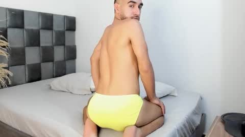 Juan Diego Uribe online show from March 10, 3:00 am