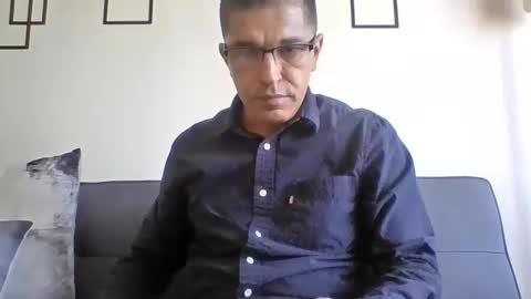 juanearth1 online show from May 18, 9:21 pm